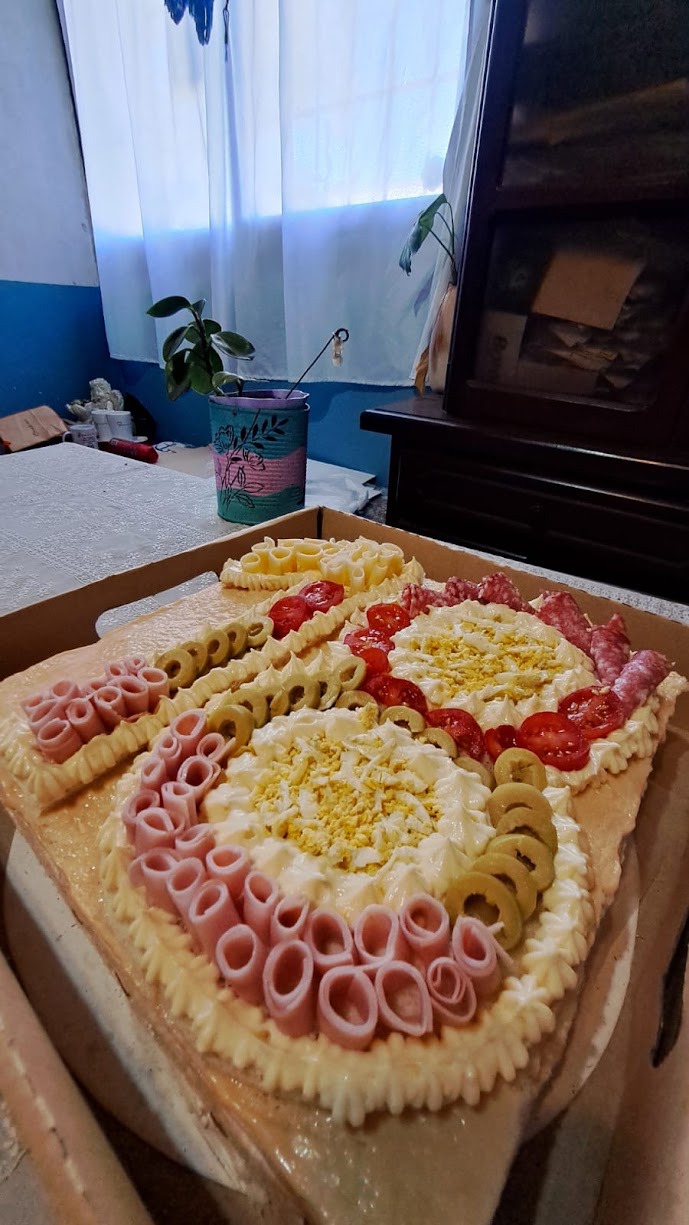 Torta de sándwiches de miga personalizada número 1